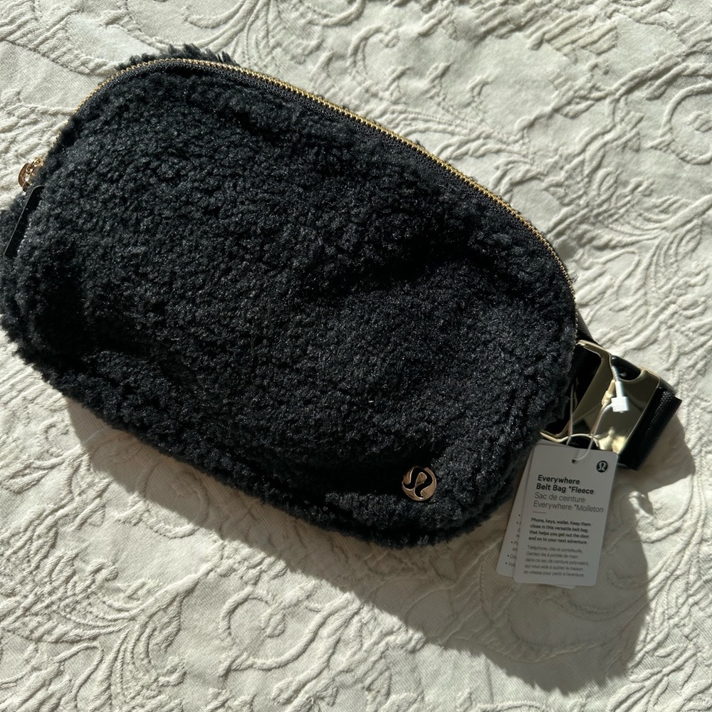 Lululemon Everywhere Fleece Belt Bag
